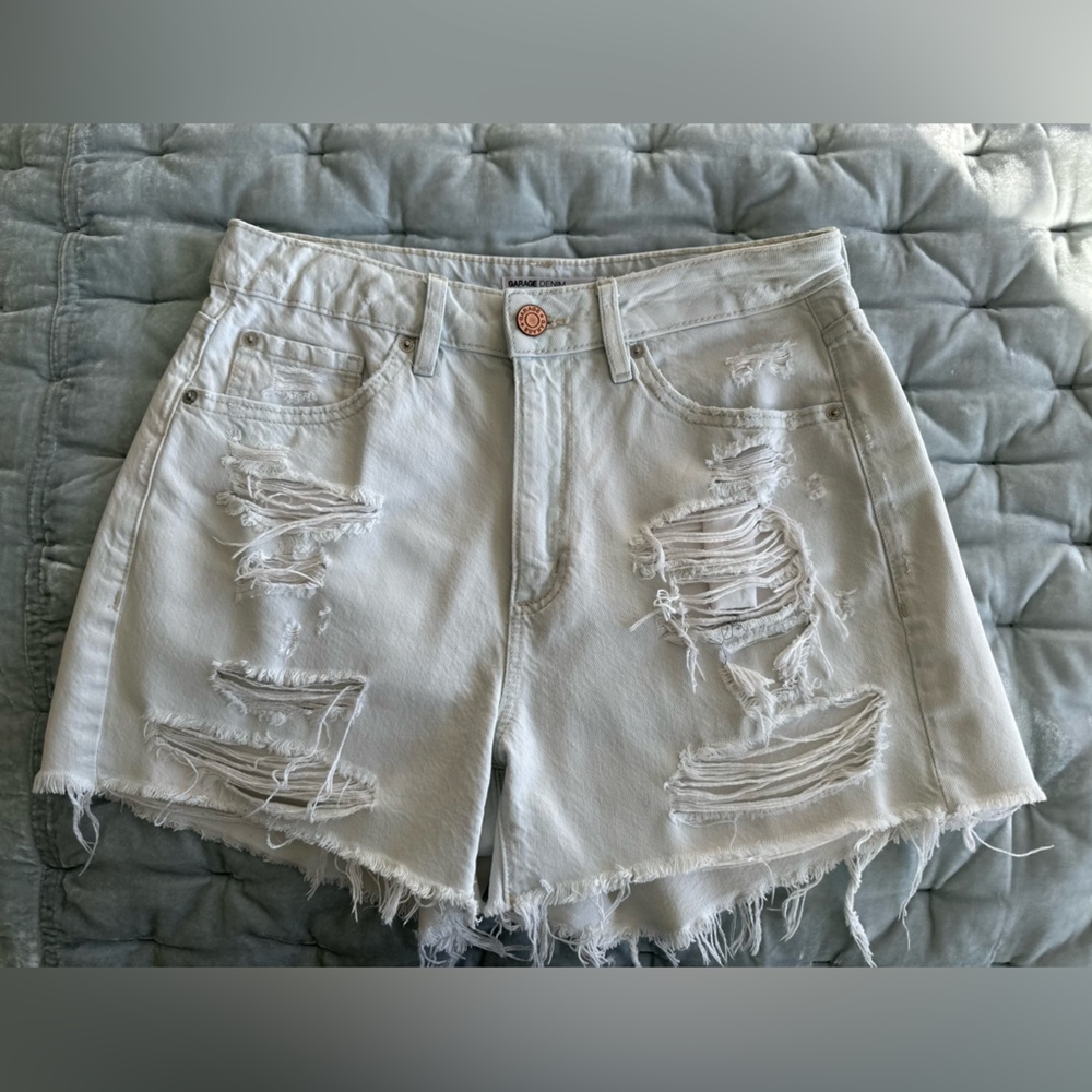 Garage Denim Ripped Jean Mom Shorts Women’s US Size 5 / 27 Lightwash
